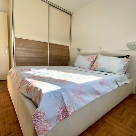 Matea'S Appartment 800 M To Center Free Parking Skopje Exterior foto